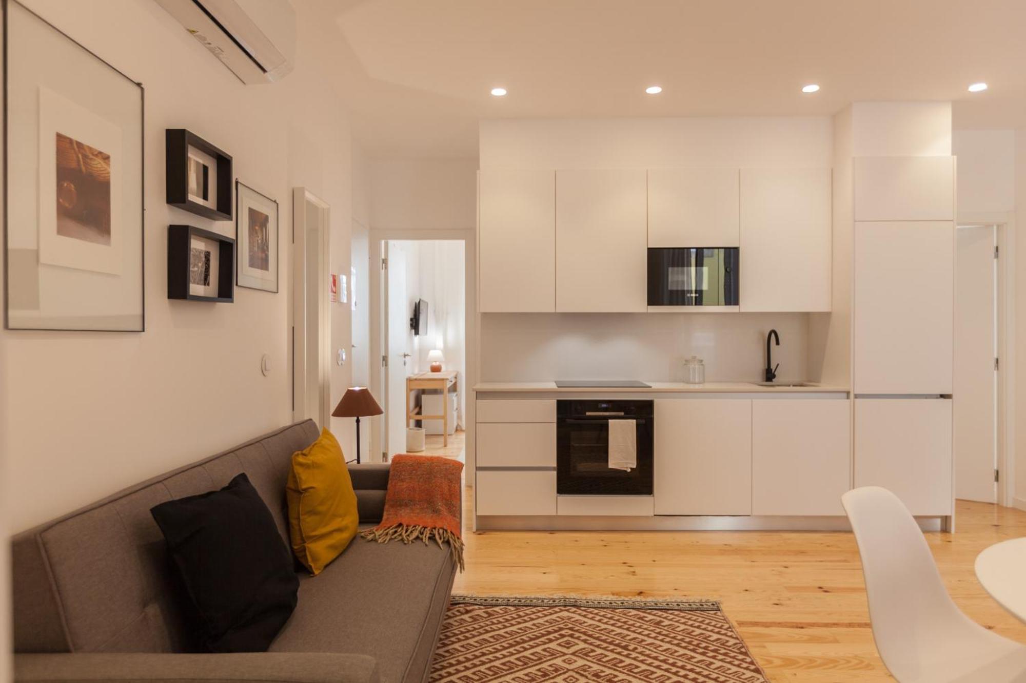 Apartment Flh Alcantara Elegant Charm With Balcony