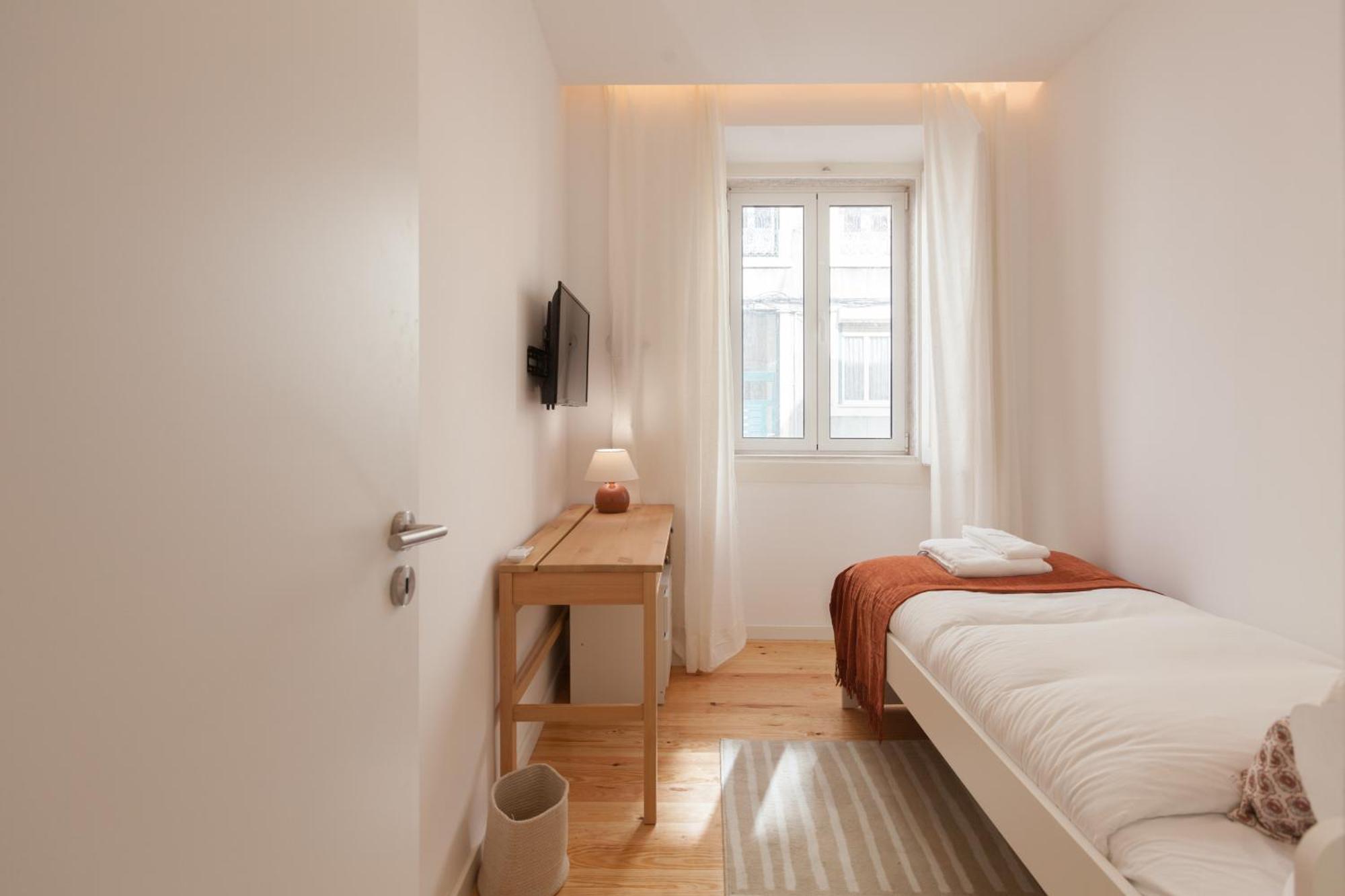 Apartment Flh Alcantara Elegant Charm With Balcony Lissabon